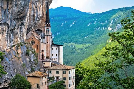Madonna della Corona Sanctuary and Sirmione full-day tour from Verona