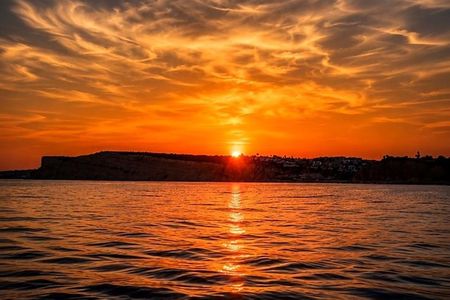Sunset boat tour to Ponta da Piedade caves in Lagos