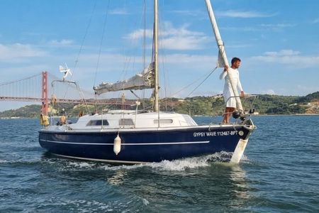 Morning private yacht tour in Lisbon