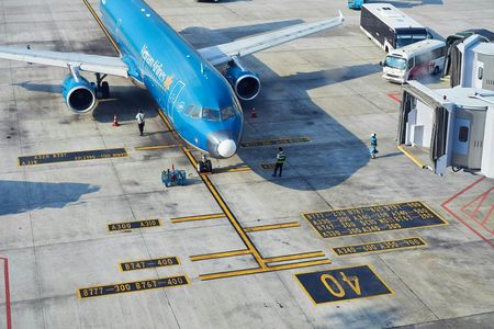 Hanoi Noi Bai Airport fast-track service on departure or arrival