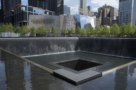 9-11 Memorial Plaza guided walking tour in New York