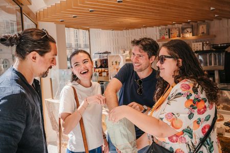 Traditional food tour in Montmartre neighborhood