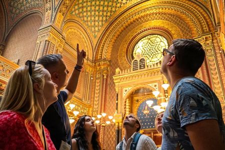 Walking tour of Prague's Jewish Quarter with Jewish Museum tickets