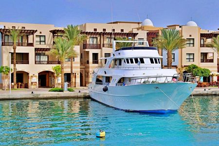 Private boat snorkelling and island escape with lunch from Hurghada