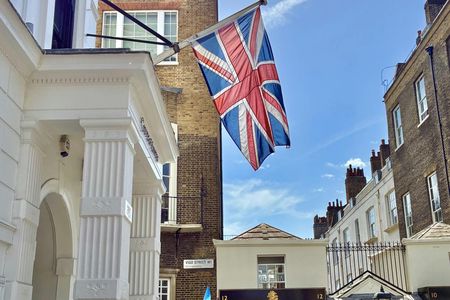 Beatles walking tour through iconic London landmarks