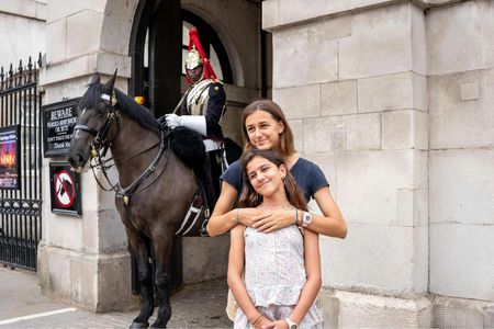 Royal family and change of guards walking tour of London