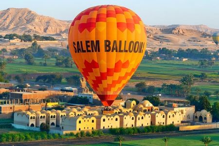 Full-day guided tour of Luxor with hot air balloon ride
