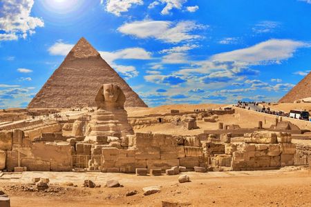 Giza Pyramids, Sphinx, and Egyptian Museum tour with lunch from Cairo