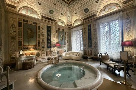 Guided tour of Doria Pamphilj Palace's secret private rooms