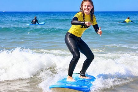 2-hour surfing lesson in Albufeira