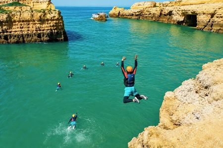 Coasteering experience in São Rafael beach