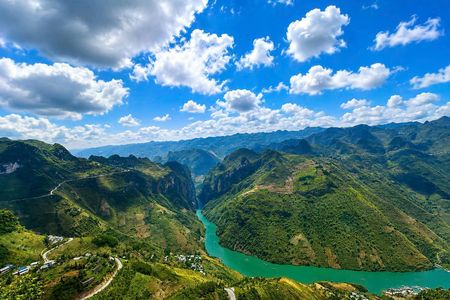 4-Day Ha Giang Loop motorbike adventure from Hanoi