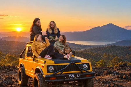 Mount Batur sunrise and natural hot springs 4WD tour