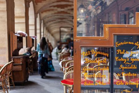 Paris Le Marais food, art and history tour with tastings
