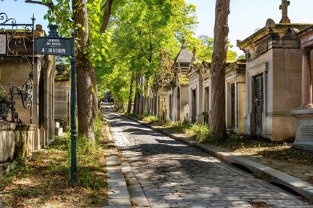 Paris iconic graves tour through Père Lachaise and Montparnasse