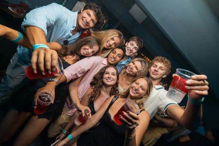 Skip the line pub crawl with VIP treatment in Prague