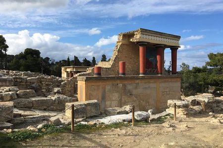 Labyrinth of Knossos Skip-the-Line Ticket with Tour Guide