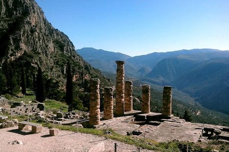 Delphi Meteora and Thermopylae 2-Day Private Tour 