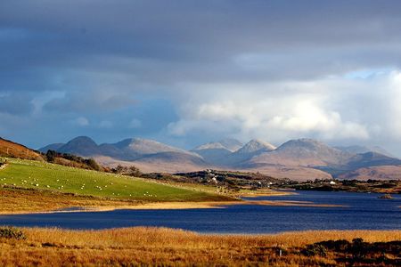 Connemara & Connemara National Park day tour from Galway. Guided.