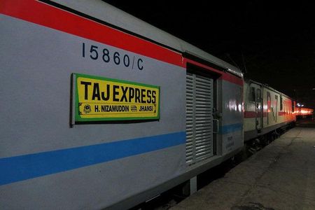 Budget Agra Day tour by train with lunch