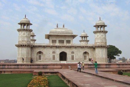 Tomb of Itmad ud Daula, Chini Ka Rauza & Ram Bagh Tour