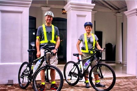 Colombo City Highlights by Bicycle