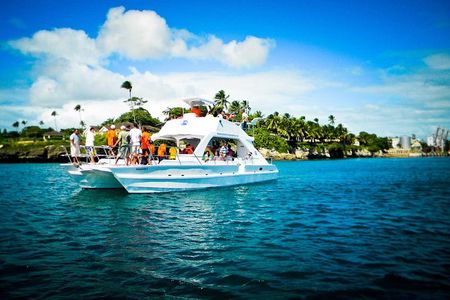 Full-Day Catalina Island Snorkeling Tour from La Romana