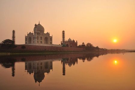 Skip the Line: Private Taj Mahal Sunrise Half-Day Trip from Agra