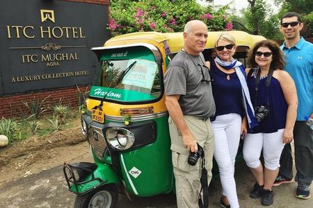 Skip the Line: Half Day Sunrise Tour of Taj Mahal by TUK TUK
