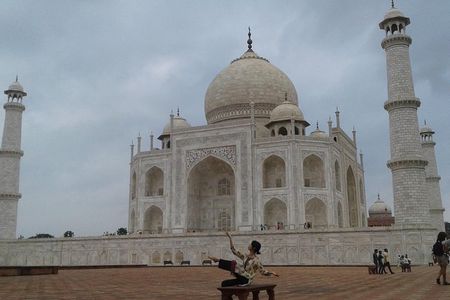 One Day Exclusively Grand Tour of Taj Mahal from Delhi