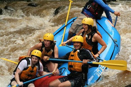 La Fortuna White-Water Rafting, Canyoning, and Tarzan Swing Tour