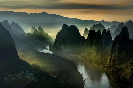Private Day Tour of Yangshuo Xianggong Mountain and Yulong Bamboo Boat