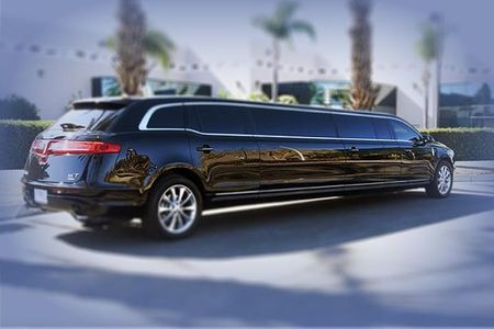 1.5-Hour Las Vegas Strip Limo Tour with Champagne and Photo Stops