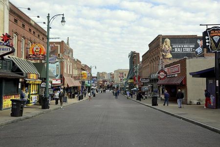 Memphis City Tour with Riverboat Cruise
