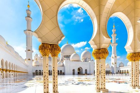 Abu Dhabi Sheikh Zayed Mosque Half-Day Guided Tour from Dubai