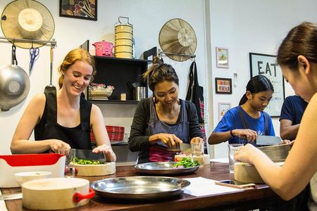 Pink Chili - Thai Cooking Class and Market Tour in Bangkok