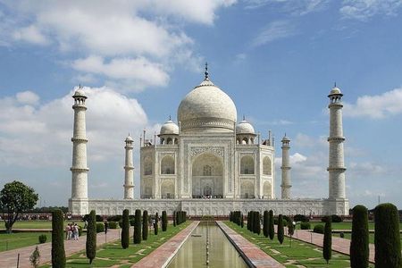Taj Mahal Tour from Delhi by India's Fastest Train (GATIMAAN EXP)
