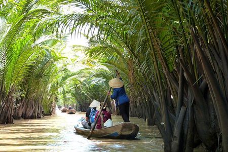 Private Cai Be Floating Market Tour with Lunch and Boat Ride