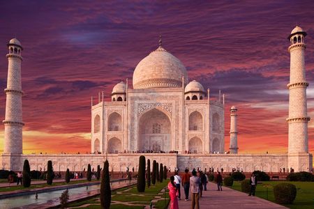 Agra Overnight and Taj Mahal Sunrise Trip From Delhi by Car