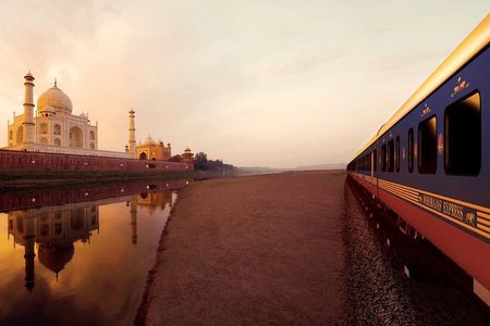 Private Full-Day Agra and Taj Mahal Tour by High-Speed Train with Meals
