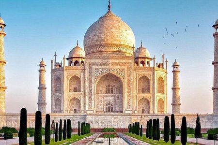 Taj Mahal Sunrise Tour with Entrance fees from Delhi