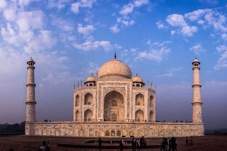 Same Day Sunrise trip to Taj mahal from Delhi