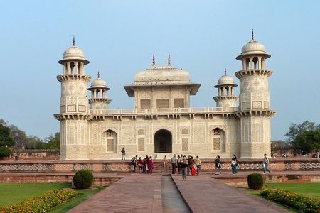 Taj Mahal, Agra Fort & Fatehpur Sikri by Private Vehicle 