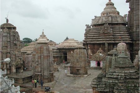 Explore Historical Caves of the Khandagiri and Udayagiri Hills from Bhubaneswar 