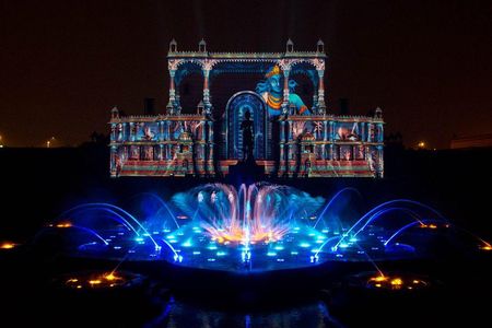 An Evening at the Akshardham Temple with Water Show with Private Transfer
