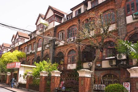 Half-Day Architectural Private Walking Tour with Authentic Food