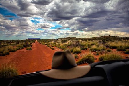 Mt Conner 4WD Small Group Tour from Ayers Rock Resort inc Dinner