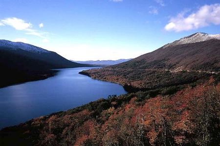 Ushuaia: Escondido and Fagnano Lakes with transfer