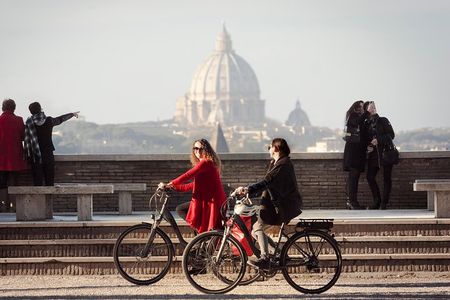 Panoramic Rome Off-the-beaten-track Tour with Cannondale Ebike
