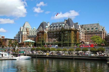 Victoria & Butchart Gardens Tour with Ferry from Vancouver 